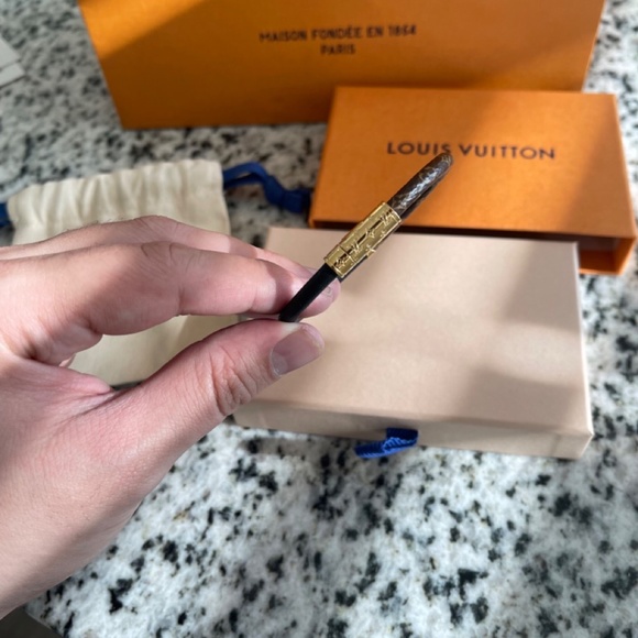 DAILY CONFIDENTIAL BRACELET - Picture 8 of 9